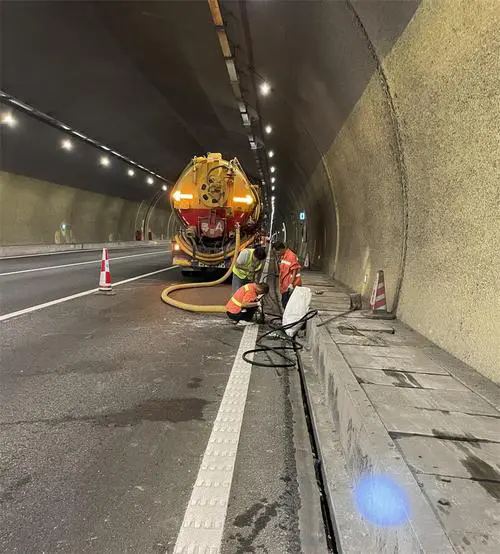 舒兰隧道排水渠清淤